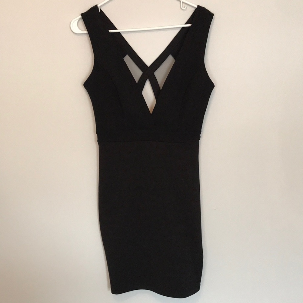 Bodycon deep V-necked dress